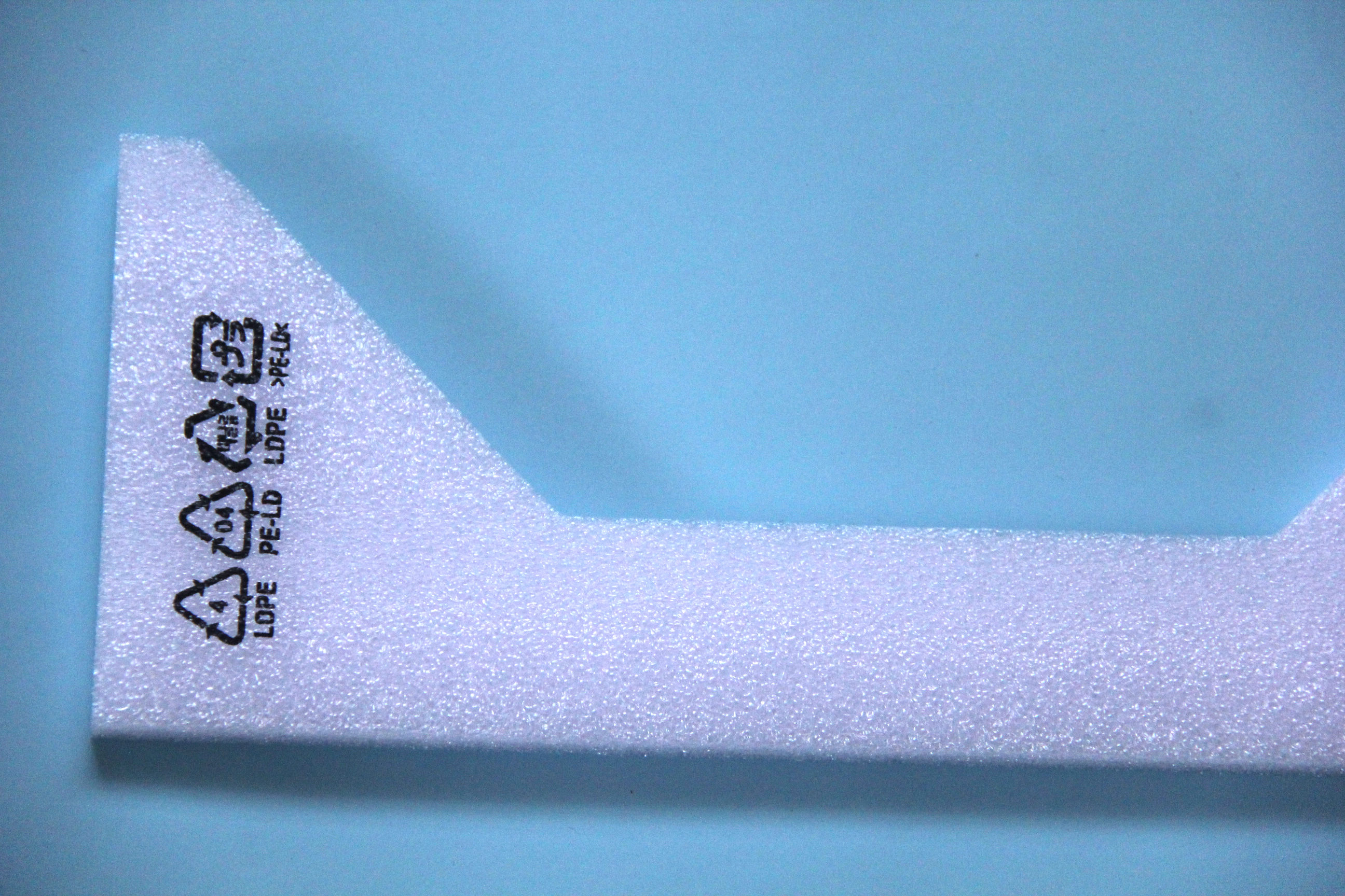 為什么越來越多的企業(yè)開始使用珍珠棉內(nèi)襯？